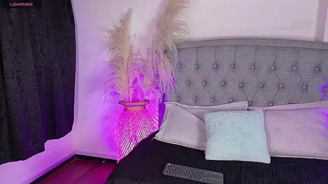 Snapshot of Vanessa_Mejiia chatting on April 30, 2026, 4:08 am Vanessa Mejiia online show from April 30, 2026, 4:08 am