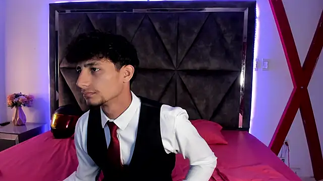 MaxiimoRomano  online show from March 20, 2026, 12:32 pm