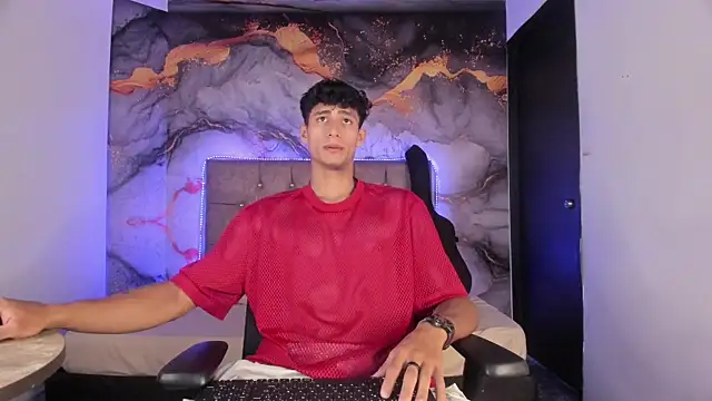 MaxiimoRomano  online show from April 20, 2026, 1:14 pm