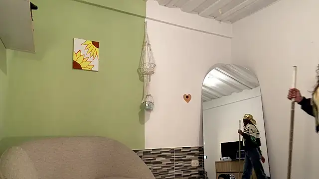 Snapshot of Julieta_Jol chatting on July 1, 2026, 1:45 pm Julieta Jol online show from July 1, 2026, 1:45 pm