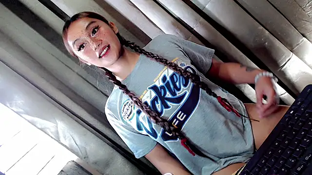 Jessicasfantasy online show from March 23, 2026, 11:42 pm