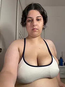 Snapshot of Yasminebbyxx chatting on July 28, 2026, 9:04 am Yasminebbyxx online show from July 28, 2026, 9:04 am
