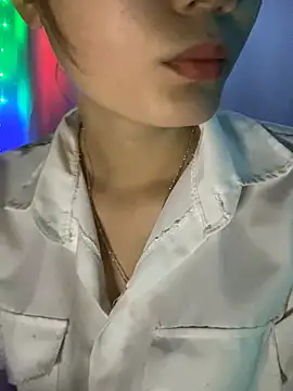 Snapshot of -Eidieea- chatting on April 19, 2026, 10:34 pm -Eidieea- online show from April 19, 2026, 10:34 pm