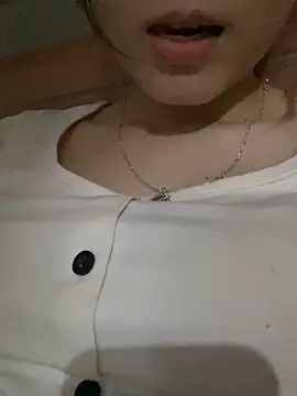 Snapshot of -Eidieea- chatting on April 22, 2026, 2:14 am -Eidieea- online show from April 22, 2026, 2:14 am