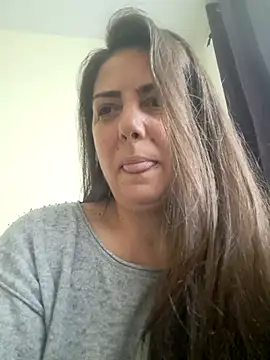 Snapshot of Arya_Malone chatting on April 22, 2026, 8:17 am Arya Malone online show from April 22, 2026, 8:17 am