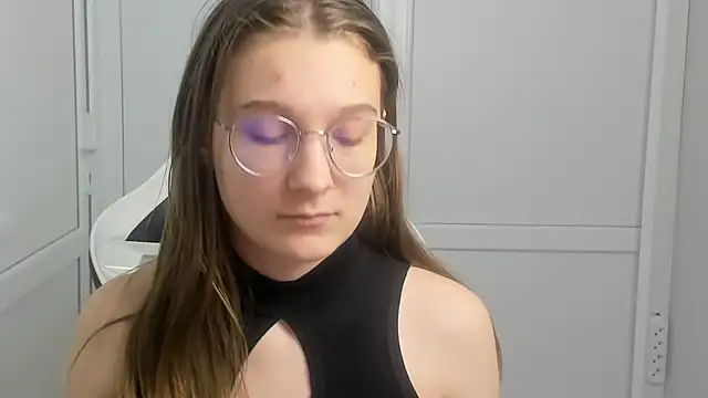 Snapshot of Mia_kristal chatting on March 20, 2026, 7:46 am Mia kristal online show from March 20, 2026, 7:46 am