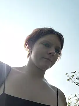 NinaParri online show from July 23, 2026, 4:32 am