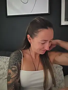 NicoleKaiser online show from July 1, 2026, 4:03 am