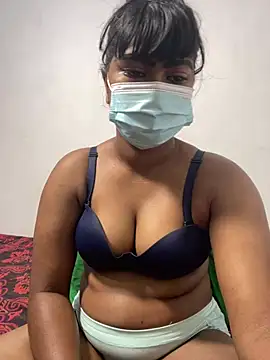 Snapshot of honeyi_babe chatting on August 4, 2026, 6:05 am honeyi babe online show from August 4, 2026, 6:05 am