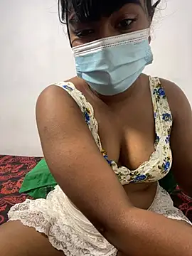 Snapshot of honeyi_babe chatting on August 4, 2026, 6:21 pm honeyi babe online show from August 4, 2026, 6:21 pm