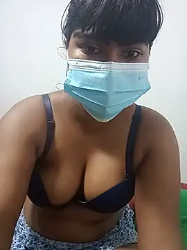Snapshot of honeyi_babe chatting on August 7, 2026, 6:54 pm honeyi babe online show from August 7, 2026, 6:54 pm