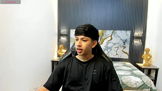 AdrianFranko online show from May 11, 2026, 1:17 pm