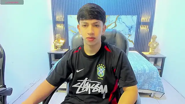 AdrianFranko online show from June 3, 2026, 1:25 pm