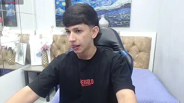 Snapshot of AdrianFranko chatting on July 3, 2026, 12:33 pm AdrianFranko online show from July 3, 2026, 12:33 pm
