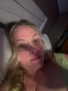 1SexyQueen online show from May 27, 2026, 10:12 am
