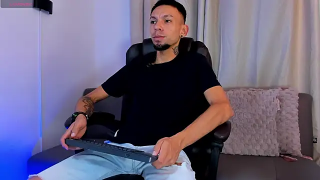 Snapshot of Steban_silv chatting on July 24, 2026, 11:08 am Steban silv online show from July 24, 2026, 11:08 am