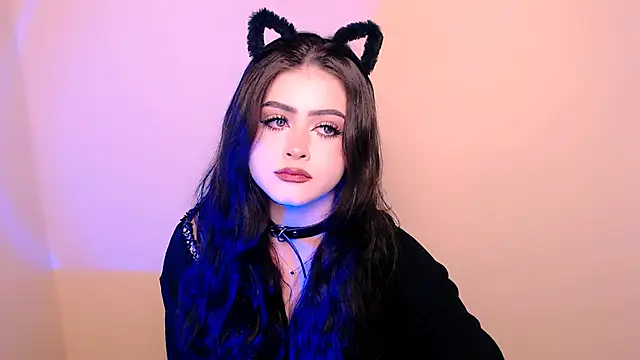  LunnaBelle  online show from May 21, 2026, 10:28 pm