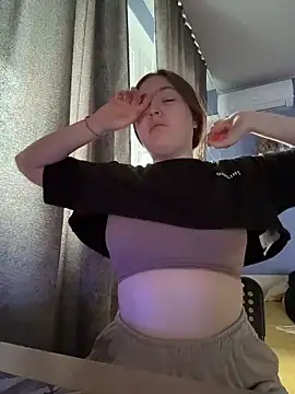 charmingggirl online show from April 3, 2026, 5:05 am