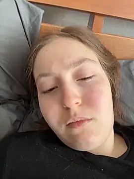 charmingggirl online show from April 12, 2026, 5:56 am