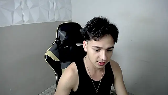Snapshot of Mathias_twinkk chatting on May 28, 2026, 5:49 am Mathias twinkk online show from May 28, 2026, 5:49 am