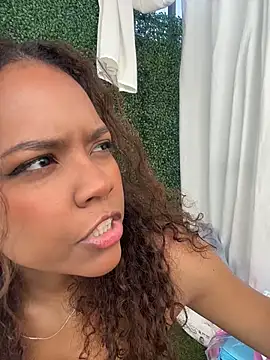 CurlyOopsieXXX online show from July 28, 2026, 9:47 pm