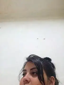 HotCubaLinda online show from March 29, 2026, 2:00 am
