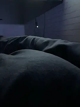 zoladj online show from April 7, 2026, 11:37 pm