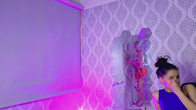 Snapshot of Twink_Sensationxx chatting on April 9, 2026, 5:18 pm Twink Sensationxx online show from April 9, 2026, 5:18 pm