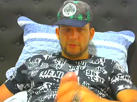 Snapshot of altenori chatting on August 6, 2026, 2:13 am altenori online show from August 6, 2026, 2:13 am