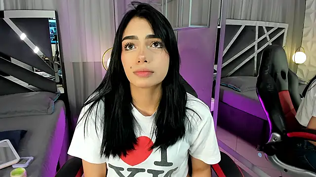 Snapshot of Magic_katt chatting on May 21, 2026, 12:17 am Magic katt online show from May 21, 2026, 12:17 am