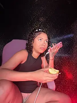 Laila LS online show from July 28, 2026, 4:39 pm