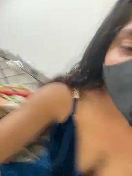sexy-riyaa43 online show from April 28, 2026, 4:23 pm