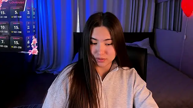 Snapshot of IceIcebabe_ chatting on May 24, 2026, 1:10 am IceIcebabe online show from May 24, 2026, 1:10 am