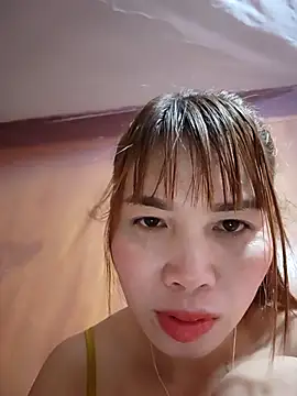 Snapshot of Reeoo-93 chatting on April 14, 2026, 1:17 pm Reeoo-93 online show from April 14, 2026, 1:17 pm