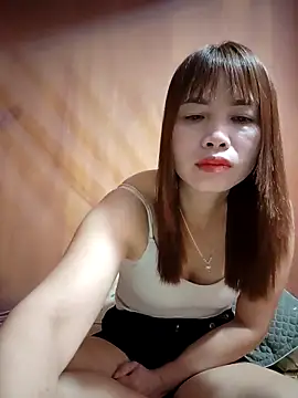 Snapshot of Reeoo-93 chatting on April 15, 2026, 10:21 pm Reeoo-93 online show from April 15, 2026, 10:21 pm