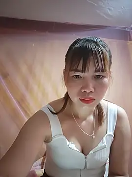 Snapshot of Reeoo-93 chatting on May 8, 2026, 9:09 pm Reeoo-93 online show from May 8, 2026, 9:09 pm