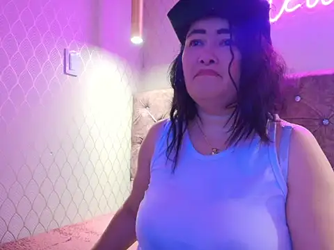 SamanthaSyedx online show from May 18, 2026, 3:57 am