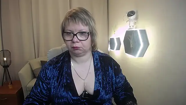 Snapshot of BonnnyBoobsy chatting on April 24, 2026, 5:54 am BonnnyBoobsy online show from April 24, 2026, 5:54 am
