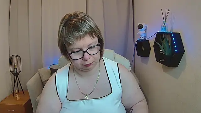 Snapshot of BonnnyBoobsy chatting on May 12, 2026, 12:02 pm BonnnyBoobsy online show from May 12, 2026, 12:02 pm