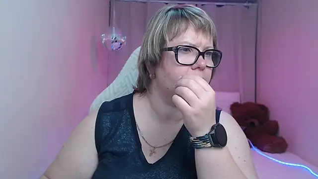 Snapshot of BonnnyBoobsy chatting on May 19, 2026, 6:58 pm BonnnyBoobsy online show from May 19, 2026, 6:58 pm