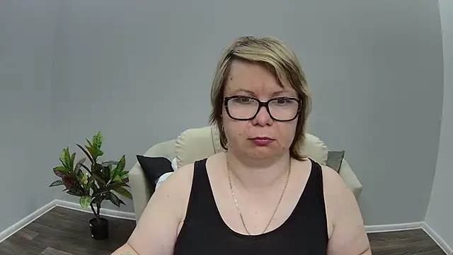 BonnnyBoobsy online show from July 21, 2026, 6:10 pm