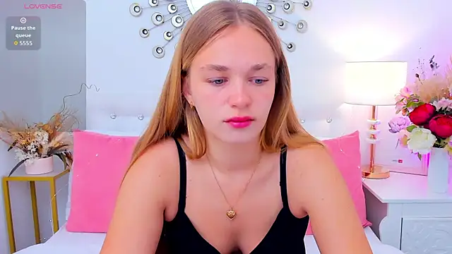YangLola online show from May 28, 2026, 5:16 am