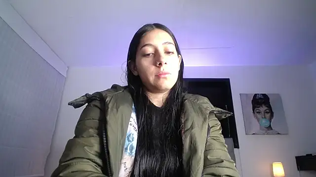 Melannyy V online show from April 29, 2026, 11:36 am