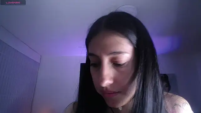 Melannyy V online show from May 15, 2026, 12:56 pm