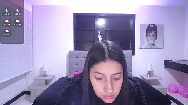 Melannyy V online show from May 28, 2026, 12:02 pm