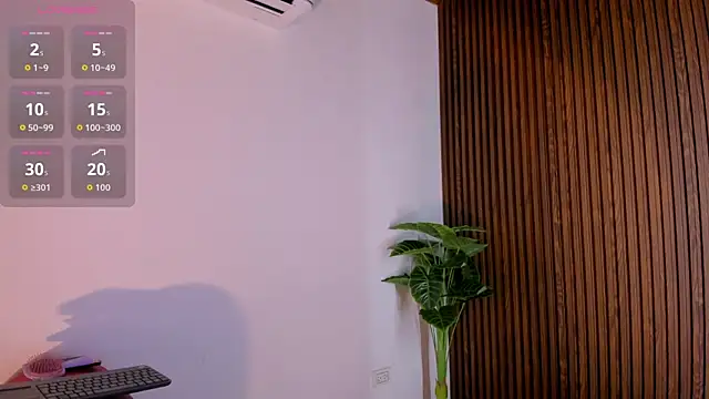 Snapshot of CandyGlow_ chatting on March 19, 2026, 6:01 pm CandyGlow online show from March 19, 2026, 6:01 pm