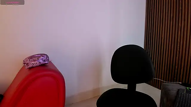 Snapshot of CandyGlow_ chatting on May 2, 2026, 6:57 pm CandyGlow online show from May 2, 2026, 6:57 pm