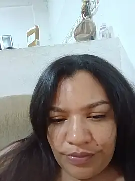 Snapshot of Lara_Seduce chatting on April 5, 2026, 8:33 am Lara Seduce online show from April 5, 2026, 8:33 am