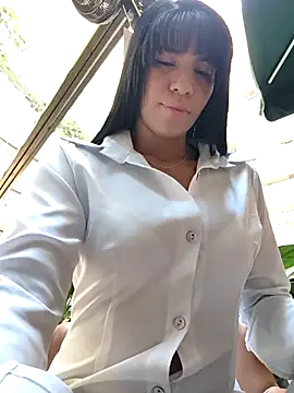 Snapshot of MonserratJons01 chatting on May 1, 2026, 3:38 pm MonserratJons01 online show from May 1, 2026, 3:38 pm