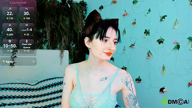 Snapshot of Kira__Cutie chatting on May 23, 2026, 10:25 pm Kira Cutie online show from May 23, 2026, 10:25 pm